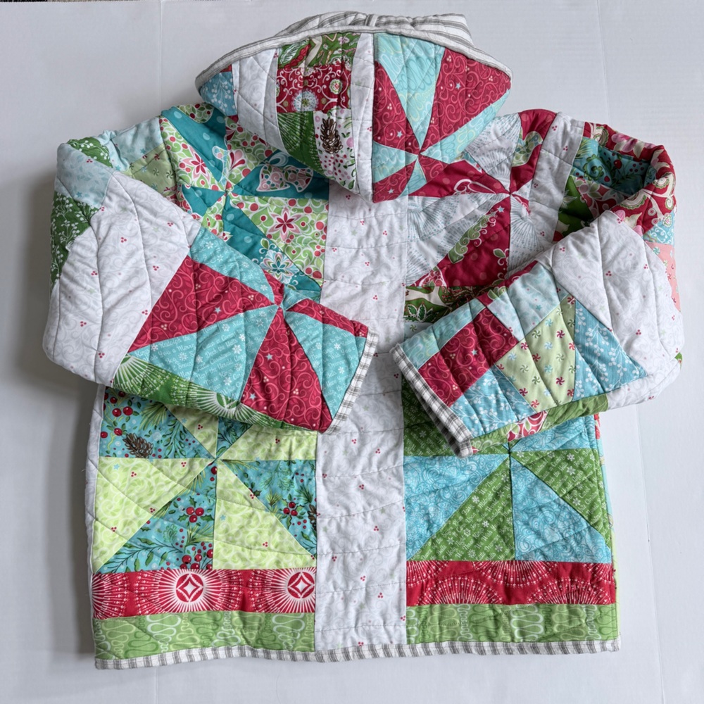 Hand Made Patchwork Christmas Winter Team Quilt Jacket with Hood Size M/L - Picture 2 of 14
